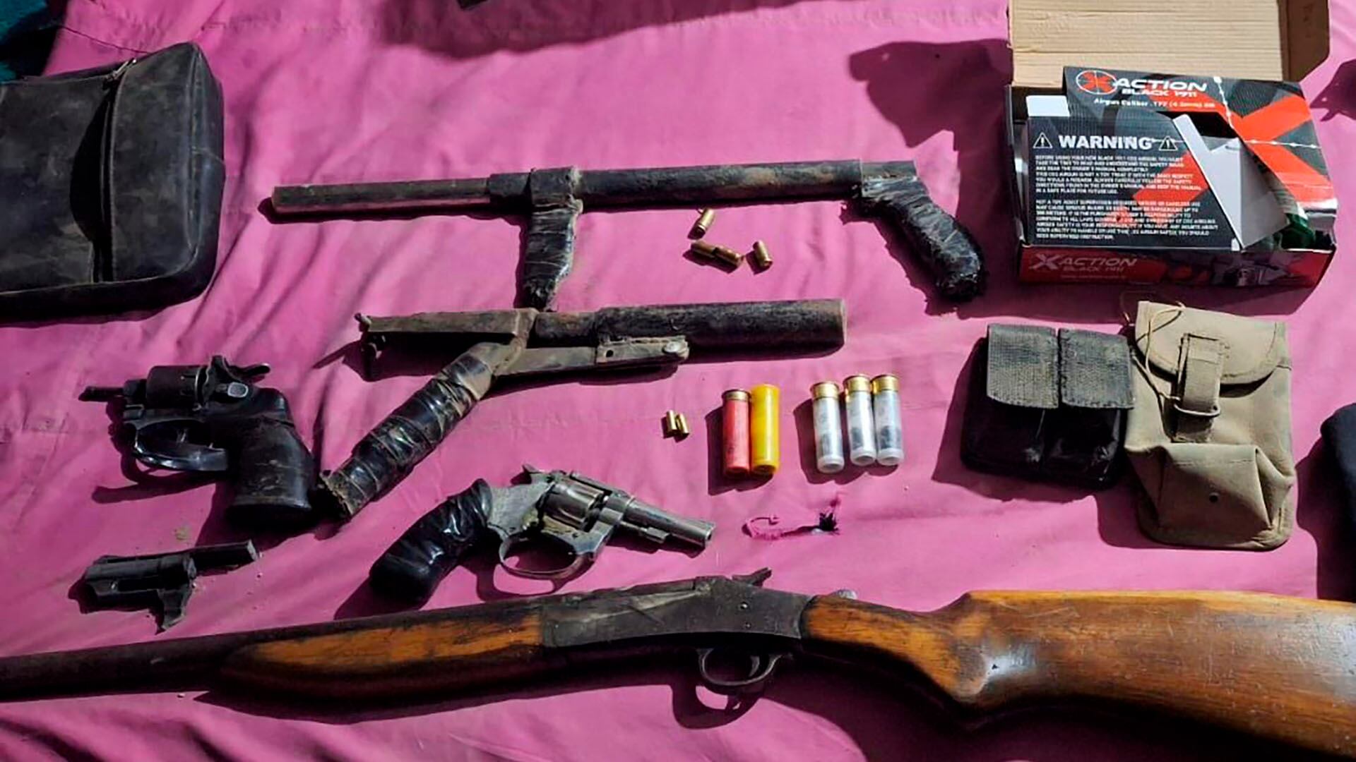 Tumberas, revólveres y escopetas: el resto de las armas incautadas