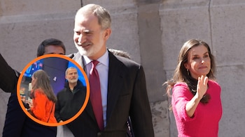 La prensa internacional aplaude la imagen viral de los reyes Felipe y Letizia en el cine: “Maravillosamente normales”