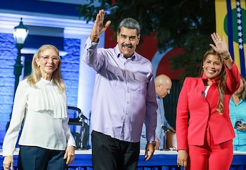 Nicolás Maduro asistió con Cilia