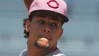 El dominicano Luis Castillo tomará