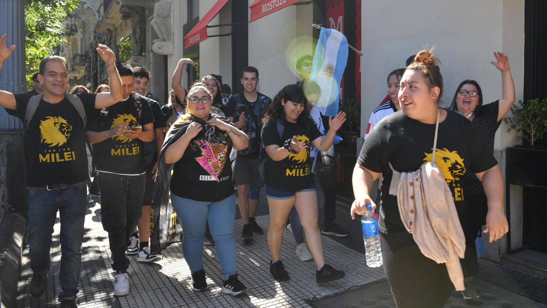 BUENOS AIRES (ARGENTINA), 10/12/2023.- Ambiente previo a la investidura del presidente electo argentino Javier Milei, la cual tendrá lugar este domingo 10 de diciembre, hoy en el Congreso de la Nación en Buenos Aires (Argentina). EFE/Enrique García Medina