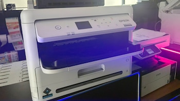 La tecnología que evita que la tinta de impresiones se corra aunque caiga agua