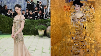 Imagen dividida con una mujer en un vestido dorado elaborado a la izquierda y el "Retrato de Adele Bloch-Bauer I" de Gustav Klimt a la derecha