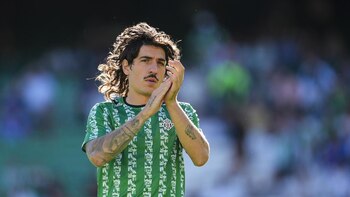 El jugador del Betis Bellerín interpone una querella contra el youtuber Iñaki Angulo por delito de odio