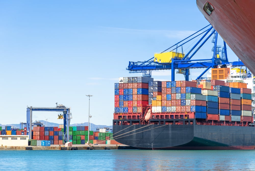 Los costos de fletes, seguros y tiempos de traslado también han aumentado, sumando presión sobre los precios de las materias primas. (Foto: Shutterstock)
