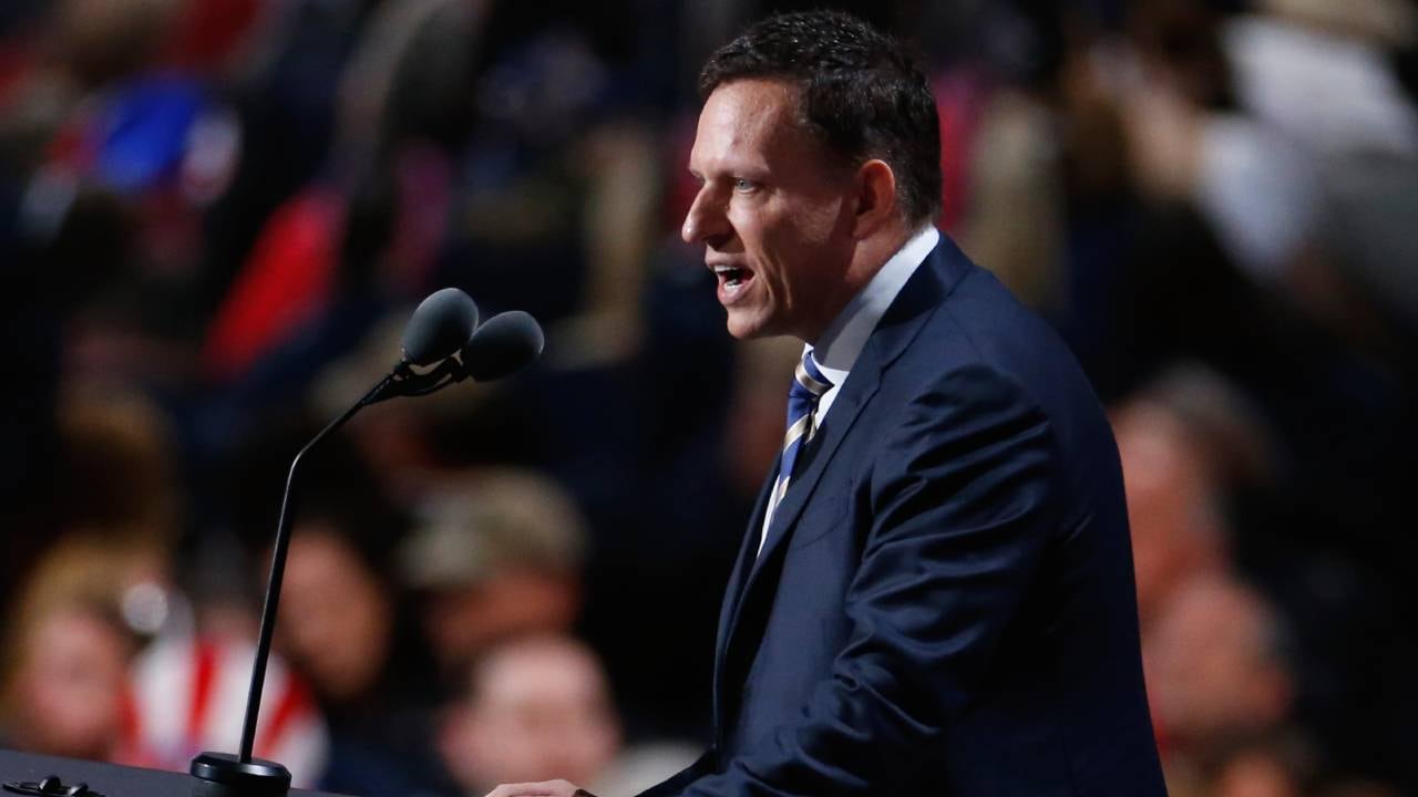 El pensamiento de Thiel plantea la tensión entre libertad y democracia, proponiendo estados corporativos jerárquicos inspirados en la lógica empresarial (Reuters)