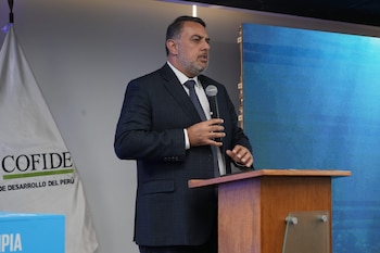 El modelo integra a COFIDE, FEPCMAC y Water.org para sumar financiamiento, alcance microfinanciero y soporte técnico.
