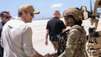 El Secretario de Defensa de