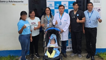 Teodomira Flores Hilario, de 41 años, dio a luz en el Hospital II Gustavo Lanatta Luján de Huacho a un bebé de 6 kilos con 149 gramos pese a un cuadro de diabetes mellitus tipo 2 de alto riesgo - Créditos: Essalud.