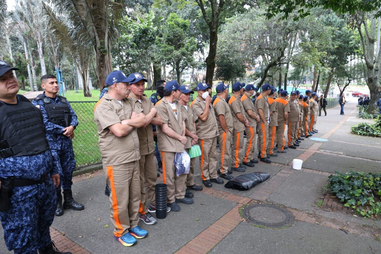 Personas privadas de la libertad apoyarán el mantenimiento de espacios públicos en Bogotá - crédito @DInpec/X