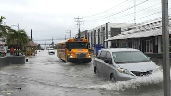 Lluvias, fuertes vientos y cerca