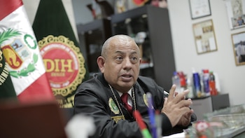 El Gobierno cambia de puesto al mando policial acusado por la candidata presidencial asesinada de dar la orden
