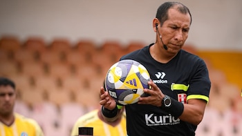 Las polémicas de Micke Palomino, el árbitro del Alianza Lima vs Universitario 2026: fallos, reclamos y su debut en clásicos en Matute