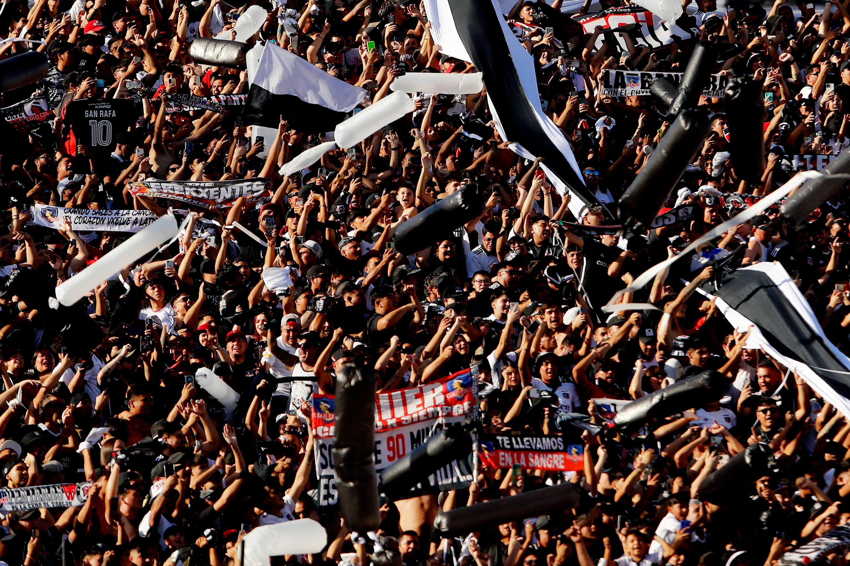 El experimento incluyó a 43 hinchas de Universidad de Chile y Colo Colo, los equipos más populares y rivales del país./Archivo EFE/ Osvaldo Villarroel