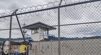 El OIJ investiga si los policías penitenciarios recibieron dinero u otros beneficios por entregar teléfonos a Edwin López Vega en el centro penitenciario La Reforma./ (El Observador)