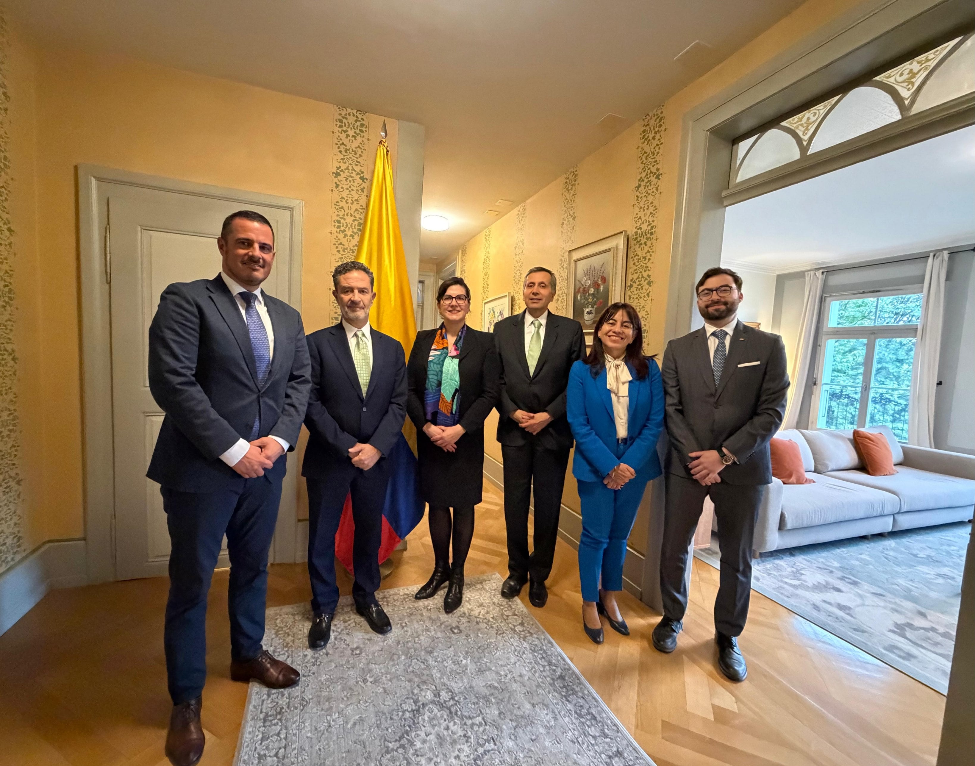 El ministro de Relaciones Exteriores, Omar Bula, se reunió con representantes del Gobierno, del Parlamento suizo y empresarios - crédito Cancillería