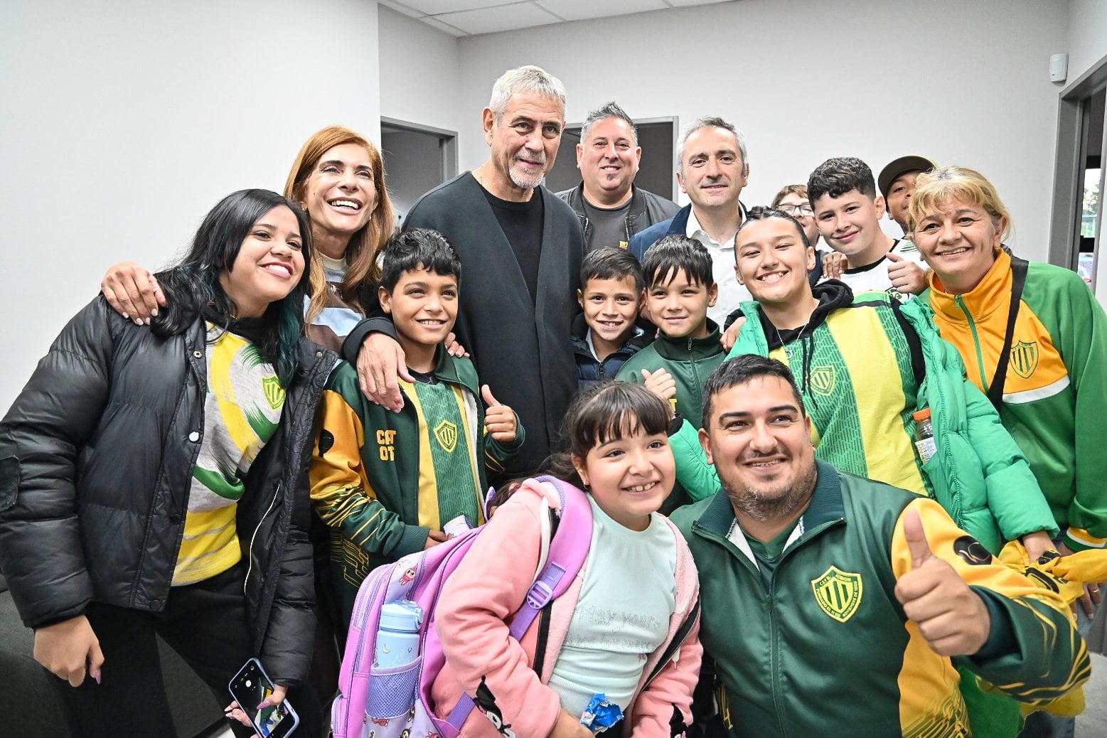 El oficialismo destaca la gestión local de Ferraresi en políticas de inclusión social y fortalecimiento comunitario como modelo para la provincia