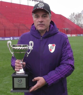 Perrone, en su paso por