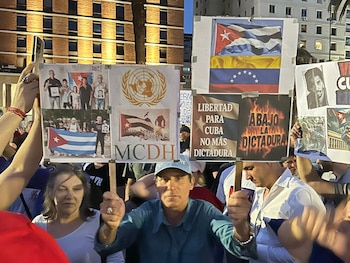 Movilización de cubanos en Uruguay