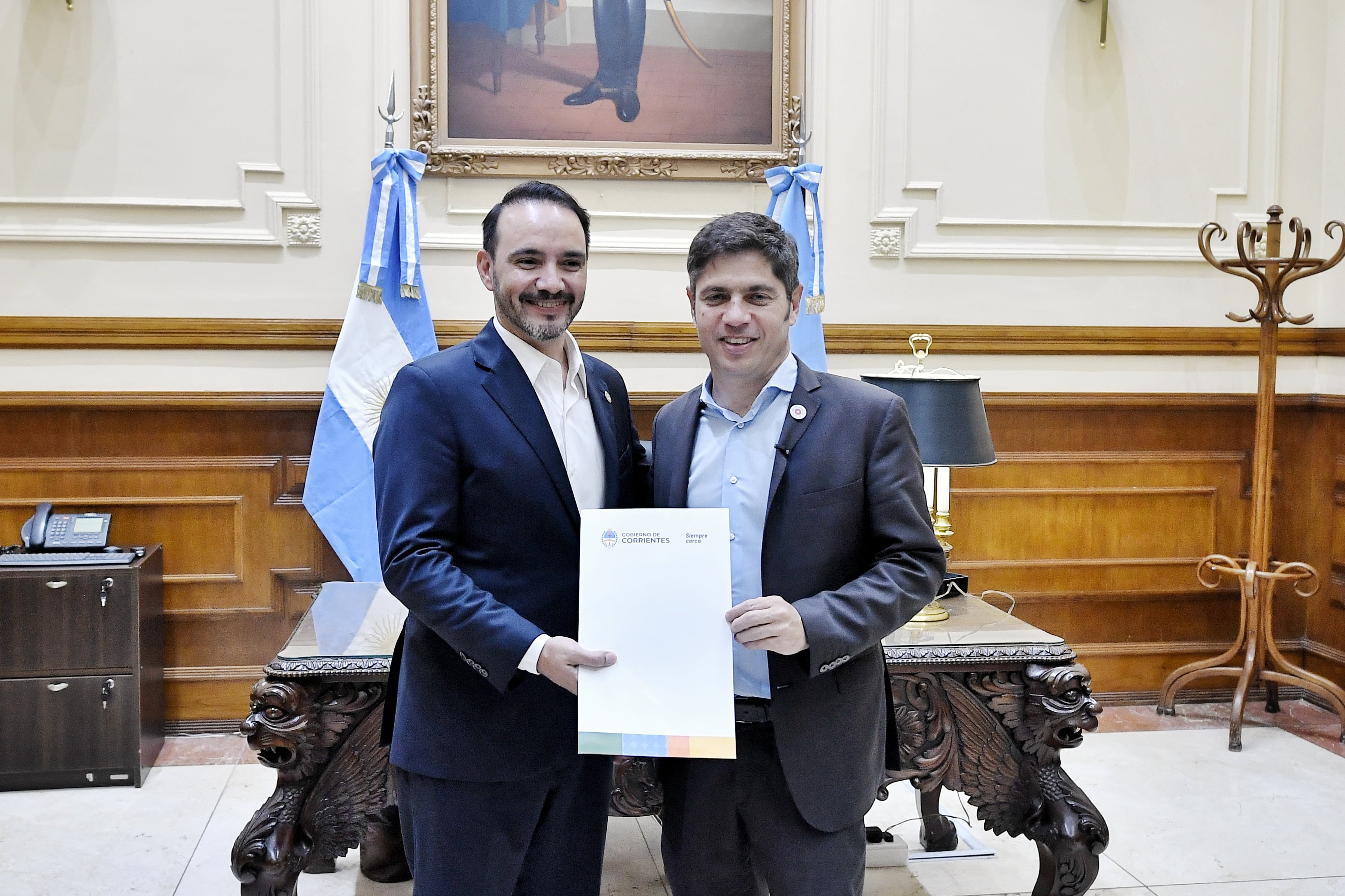 Axel Kicillof y Juan Pablo Valdés firmaron convenios entre la provincia de Buenos Aires y Corrientes