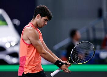 El tenista español Carlos Alcaraz (REUTERS/Tingshu Wang)