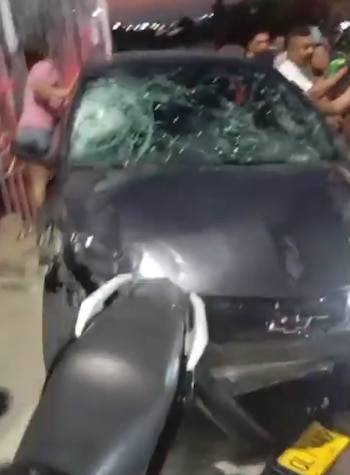 La Policía Metropolitana de Barranquilla recolecta videos de cámaras de seguridad y testimonios para reconstruir los hechos y definir responsabilidades penales - crédito X