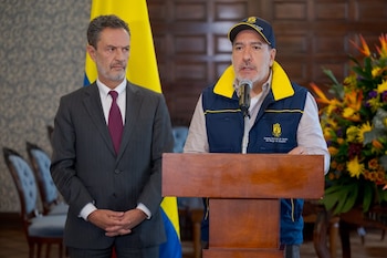 Ómar Bula y David Santiago Tamayo organizan la respuesta diplomática de Colombia ante la crisis sísmica del 10 de agosto - crédito Cancillería