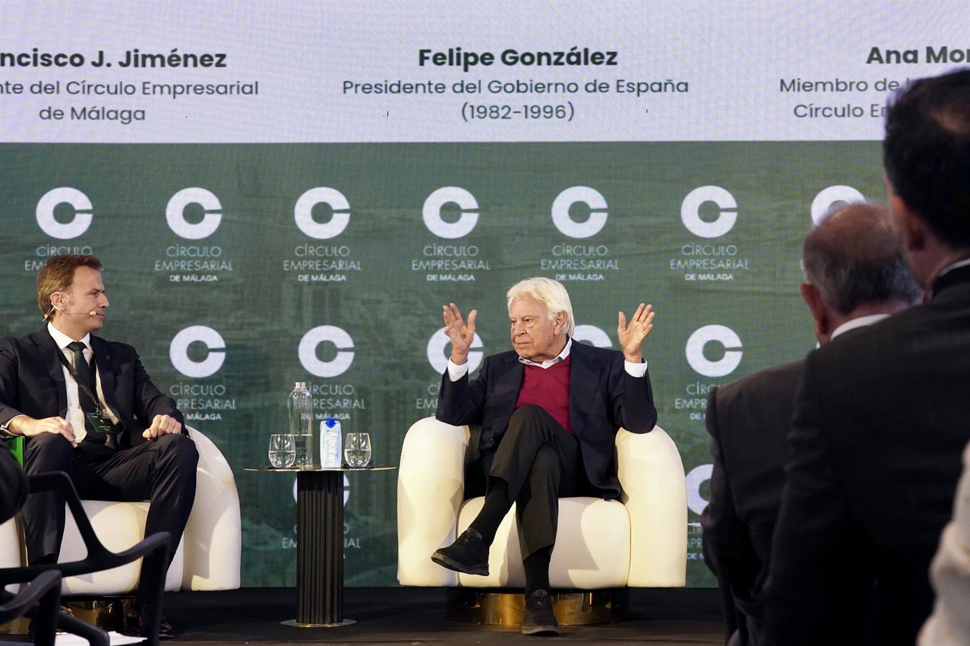 Felipe González augura una crisis económica en empresas tecnológicas de IA en un escenario de "incertidumbre" política