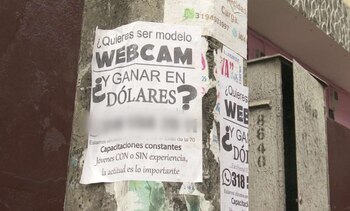 Las autoridades señalaron que el riesgo crece cuando una oferta laboral exige documentos personales, dinero, fotos íntimas o citas en lugares privados - crédito Secretaría de Seguridad