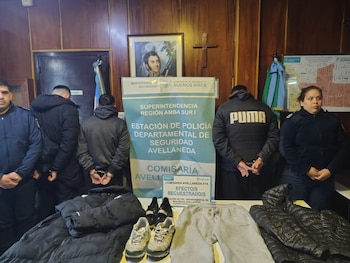Los detenidos están imputados por robo agravado en poblado y en banda y por mercadería en tránsito