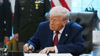 Trump amplía la prohibición de