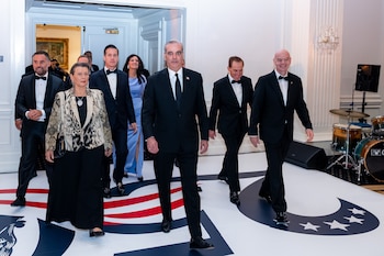 Maris Franca Llorens-Antognoli, Luis Abinader, Gianni Infantino, Enrique Acevedo, Bernie Moreno , Jeanette Nuñez y Antonio Huertas