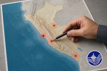 Un mapa físico del Perú con marcas rojas de epicentros, una mano que sostiene un bolígrafo y el logotipo del Instituto Geofísico del Perú.