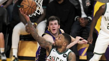 109-94. Lillard hace de Giannis