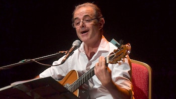 El cantautor rosarino Jorge Fandermole