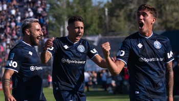 Independiente Rivadavia venció 3-1 a Argentinos Juniors y se mantiene como único líder de la Zona B del Torneo Apertura: la agenda completa