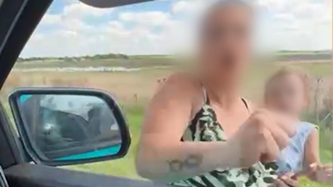 La agresión verbal y física se registró cuando el hombre y su acompañante reaccionaron violentamente al intento de las autoridades de labrar la multa