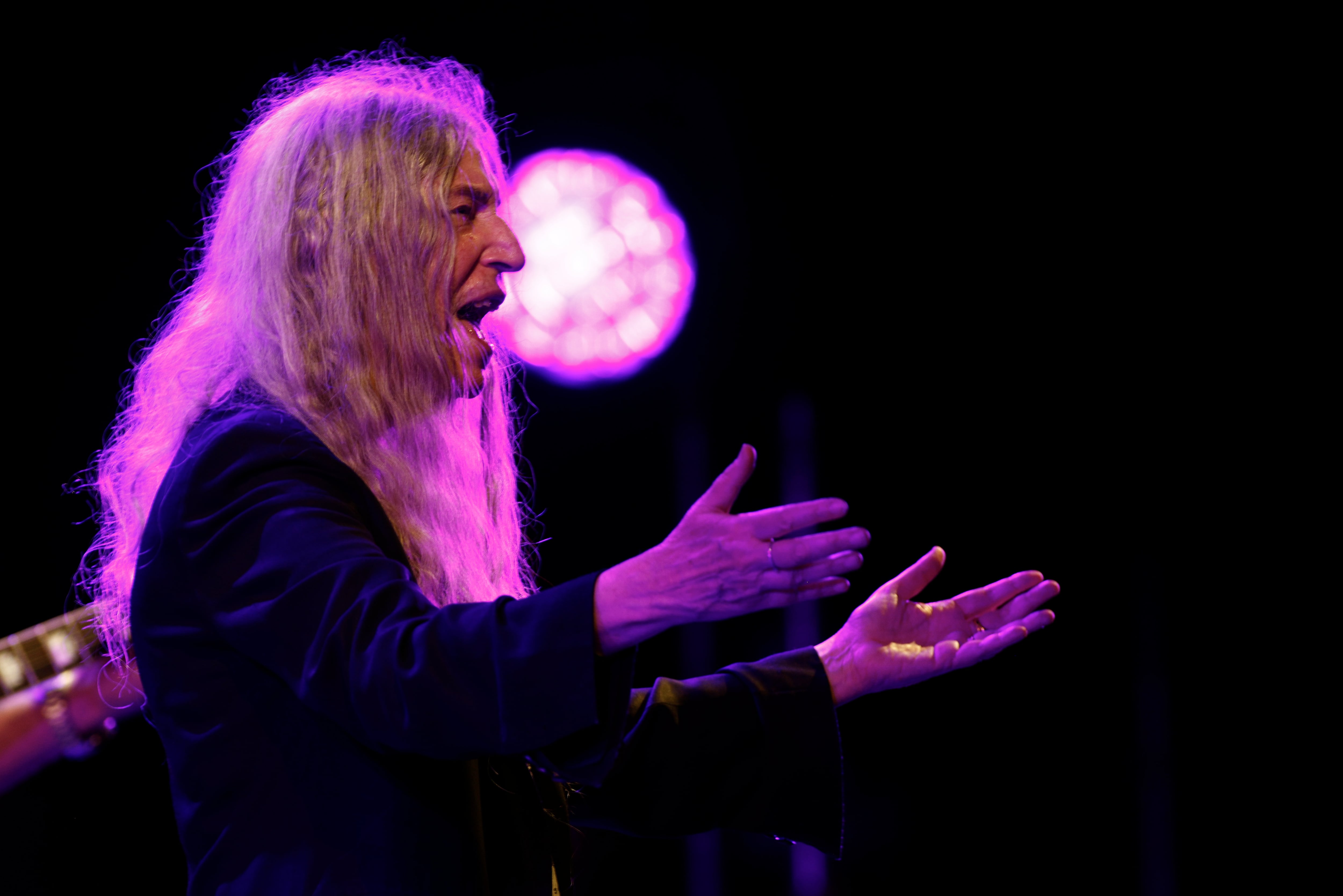 Las idas y vueltas de Patti Smith, en una insólita sobreactuación generada apenas por un partido de fútbol