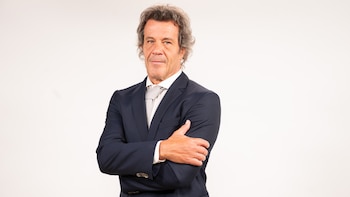 Paul Starc, titular de la