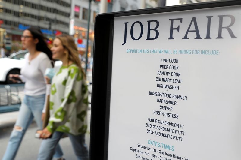 El mercado laboral estadounidense cerró agosto con una distribución de género que no tiene antecedentes en los registros históricos (REUTERS/Andrew Kelly/File Photo)