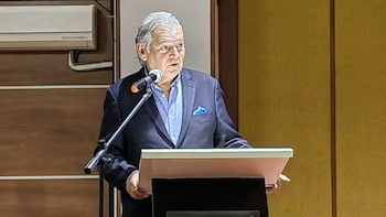 Ministro de Minas lanzó fuerte pulla contra Fenalco durante la entrega de un proyecto solar: “Gobierna para todos, menos para los comerciantes”