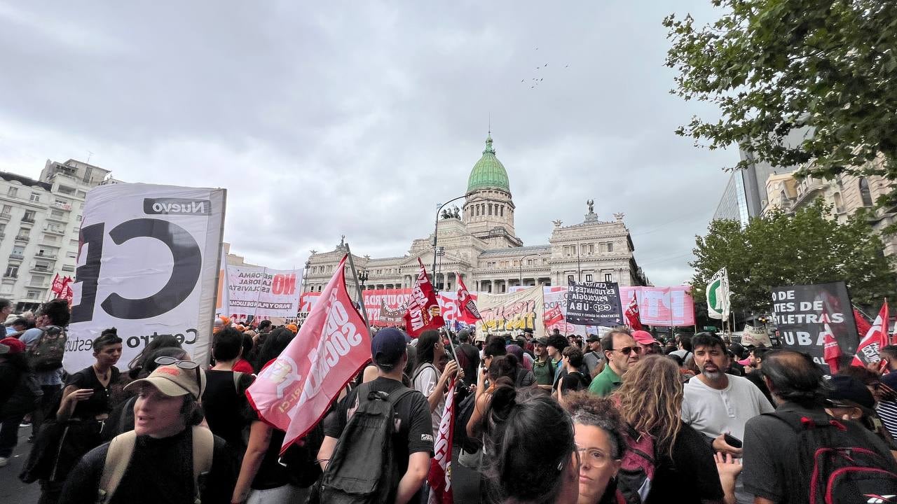 Después de la desconcentración de los grupos de izquierda comenzaron los incidentes Gaston Taylor