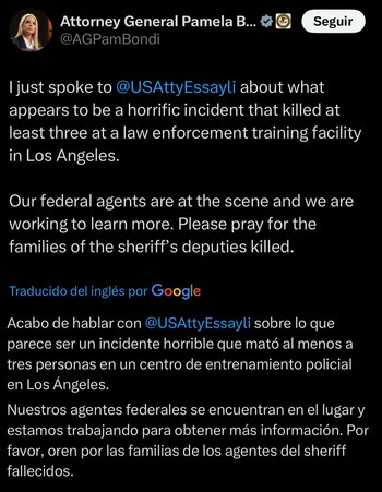 La fiscal Pam Bondi se