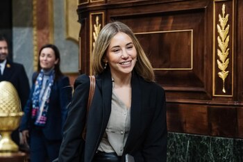 19/12/2023 La nueva vicesecretaria de Movilización y Reto Digital del PP, Noelia Núñez, a su llegada a un pleno en el Congreso de los Diputados, a 19 de diciembre de 2023, en Madrid (España). El Pleno del Congreso tiene previsto debatir el próximo 9 de enero, en una sesión extraordinaria, las enmiendas de totalidad a la proposición de Ley de Amnistía que han anunciado el PP y Vox. Una vez que se rechacen, la norma pasará a debatirse primero en ponencia y después en la Comisión de Justicia, con el objetivo de que regrese al Pleno a finales de enero, para que el Senado la tenga ya en su mesa en febrero.
POLITICA
Carlos Luján - Europa Press