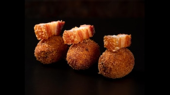 El bar de Valencia donde disfrutar de las mejores croquetas de la ciudad: de chuletón o de torrezno por 2 euros la unidad