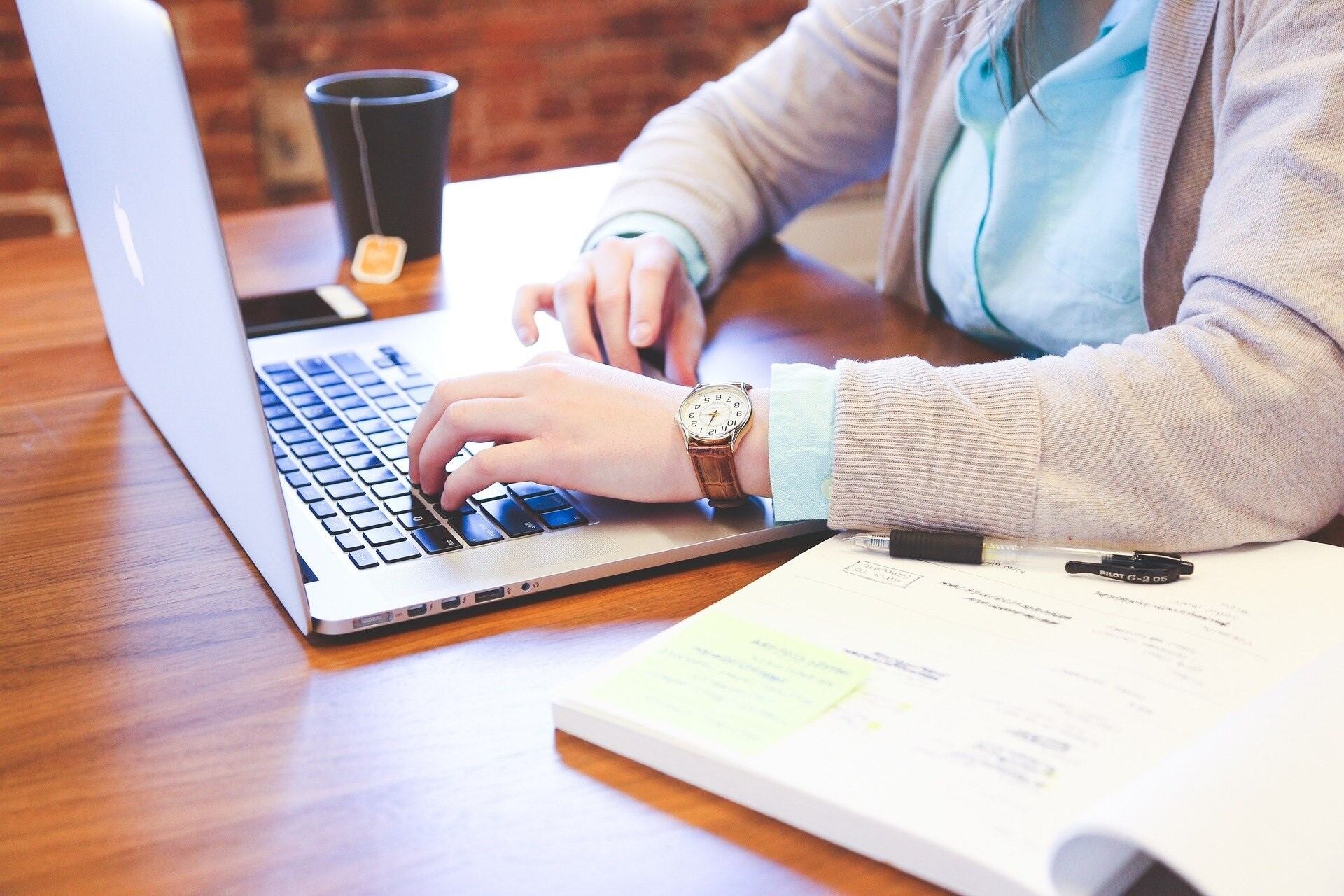 La calidad educativa y la formación en competencias digitales y blandas se presentan como desafíos clave para mantener la competitividad del capital humano argentino en el mundo (Foto: Europas Press)