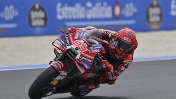 Marc Márquez inicia la remontada con una victoria al esprint en Hungría