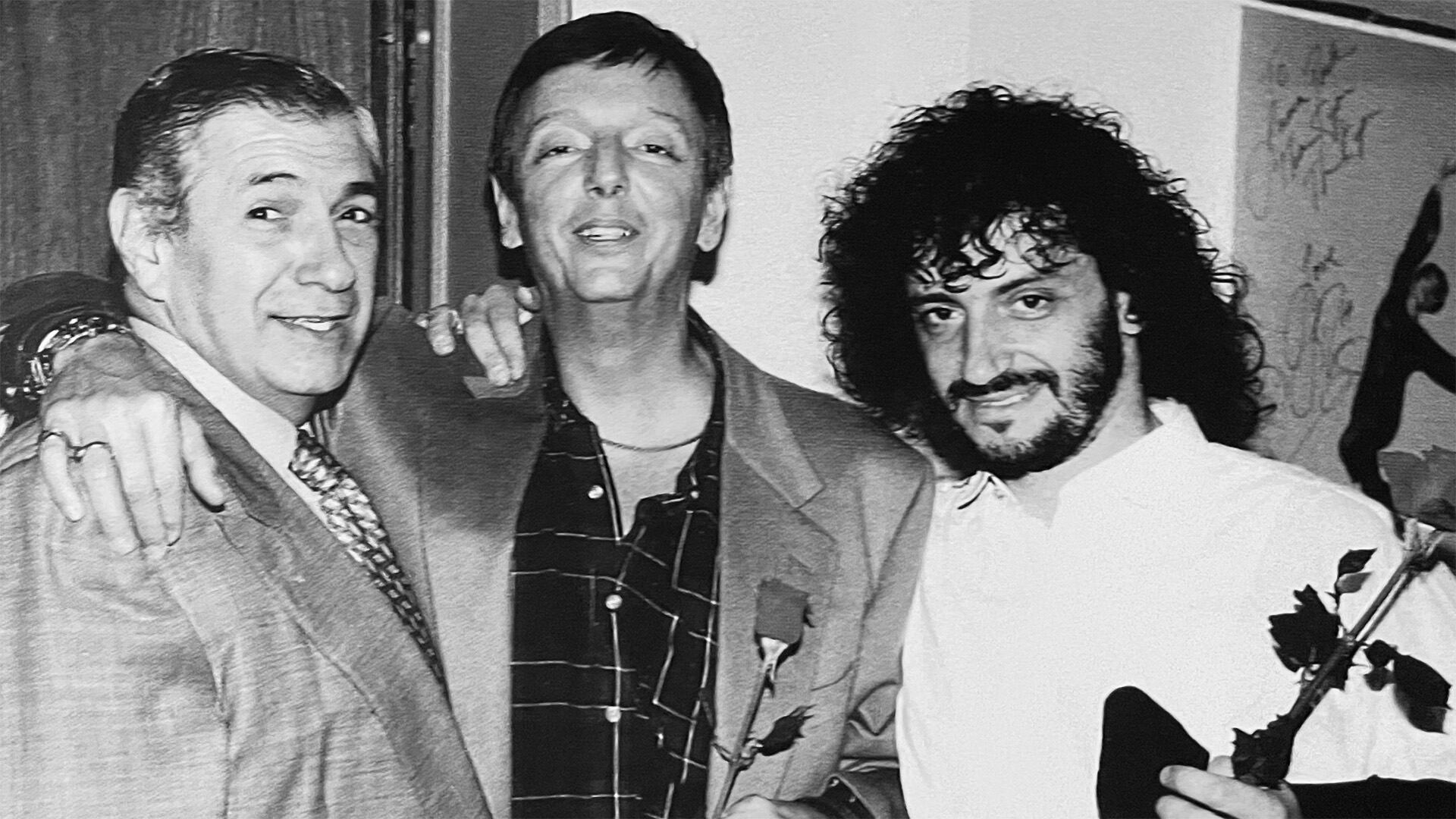 Ángel Mahler junto con Tito Lectoure y Pepe Cibrián en momentos en que Drácula comenzaba a ser parte de la historia teatral argentina