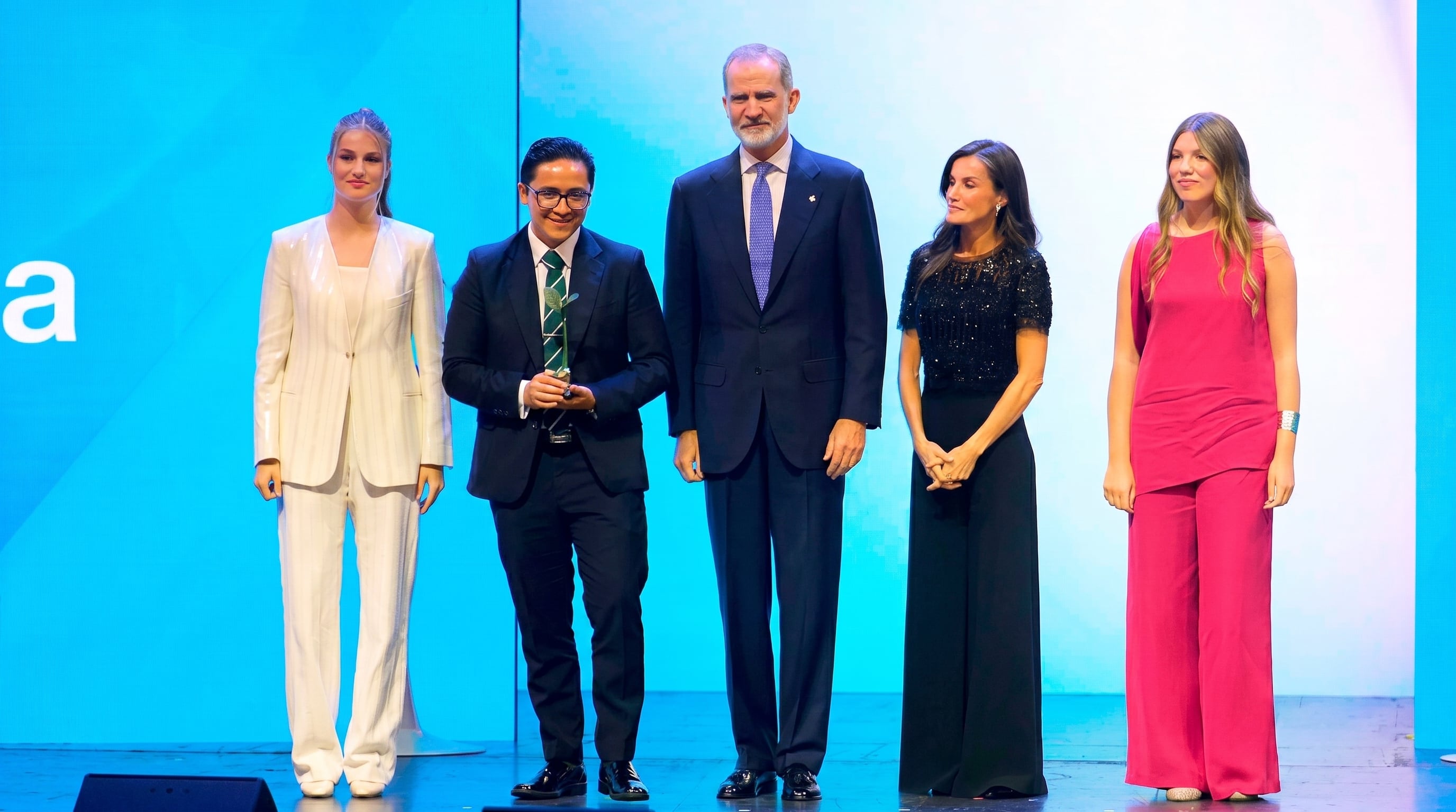 Astrofísico mexicano de la UNAM hace historia en España, es reconocido por los reyes Felipe y Letizia
