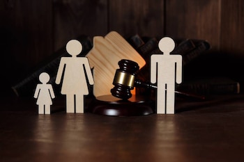 Tres miembros de mesa recuperan su libertad después de investigación por presunta manipulación de cédulaoto: abogados de familia Colombia